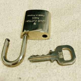 Louis Vuitton Cadenas Bag Charm Gold-plated