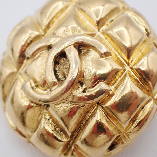 Chanel Vintage CC Quilted Round Button Clip-On Earrings Metal