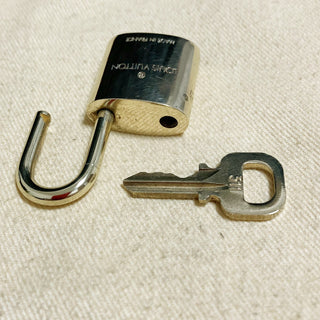 Louis Vuitton Cadenas Bag Charm Gold-plated