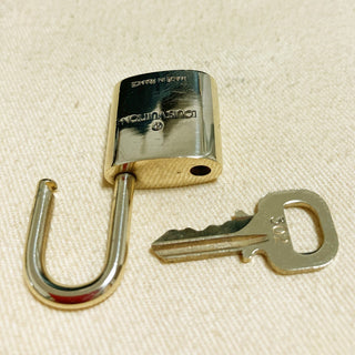 Louis Vuitton Cadenas Bag Charm Gold-plated