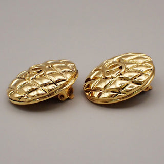 Chanel Vintage CC Quilted Round Button Clip-On Earrings Metal