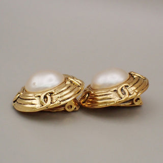 Chanel Vintage Round Clip-On Earrings Metal with Faux Pearl