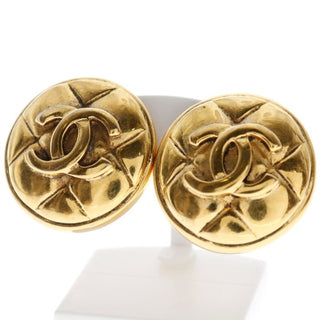 Chanel Vintage CC Quilted Round Button Clip-On Earrings Metal