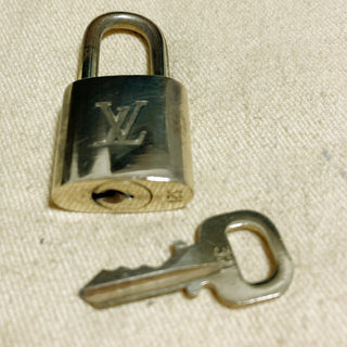 Louis Vuitton Cadenas Bag Charm Gold-plated