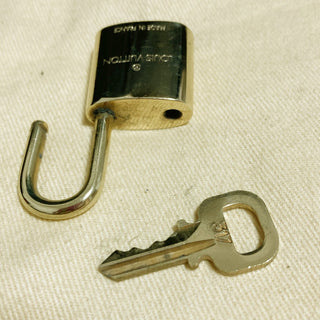 Louis Vuitton Cadenas Bag Charm Gold-plated
