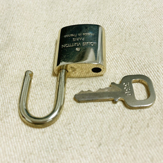 Louis Vuitton Cadenas Bag Charm Gold-plated