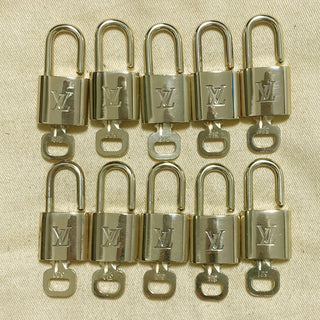 Louis Vuitton Cadenas Bag Charm Gold-plated