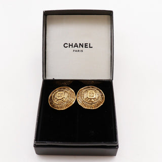 Chanel Vintage Round CC Clip-On Earrings Metal