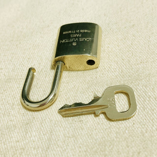 Louis Vuitton Cadenas Bag Charm Gold-plated