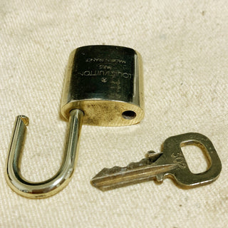Louis Vuitton Cadenas Bag Charm Gold-plated