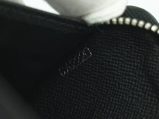 Louis Vuitton Zippy Organizer Taiga Leather