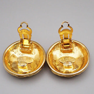 Chanel Vintage CC Quilted Round Button Clip-On Earrings Metal