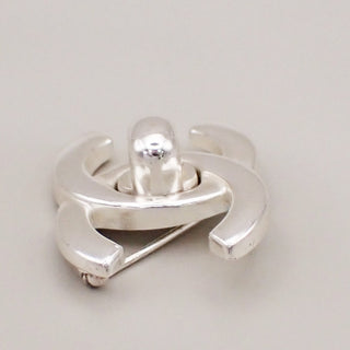 Chanel Vintage CC Turnlock Brooch Metal