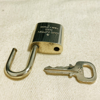Louis Vuitton Cadenas Bag Charm Gold-plated