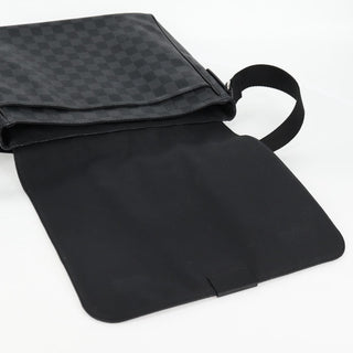 Louis Vuitton District Messenger Bag Damier Graphite