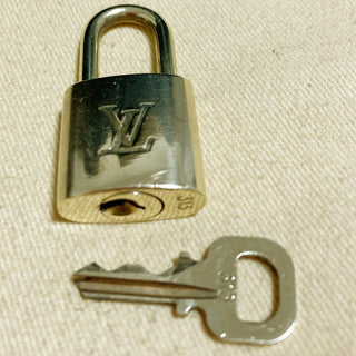 Louis Vuitton Cadenas Bag Charm Gold-plated