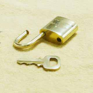 Louis Vuitton Cadenas Bag Charm Gold-plated