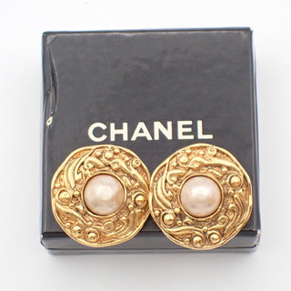 Chanel Vintage Round Clip-On Earrings Metal with Faux Pearl