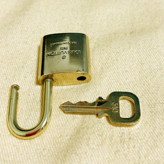 Louis Vuitton Cadenas Bag Charm Gold-plated